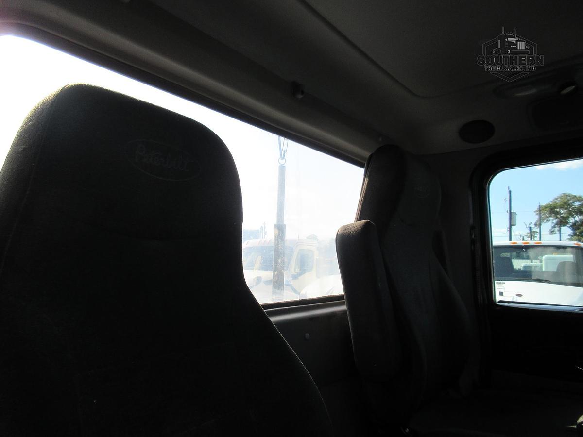 Used 2022 PETERBILT 389