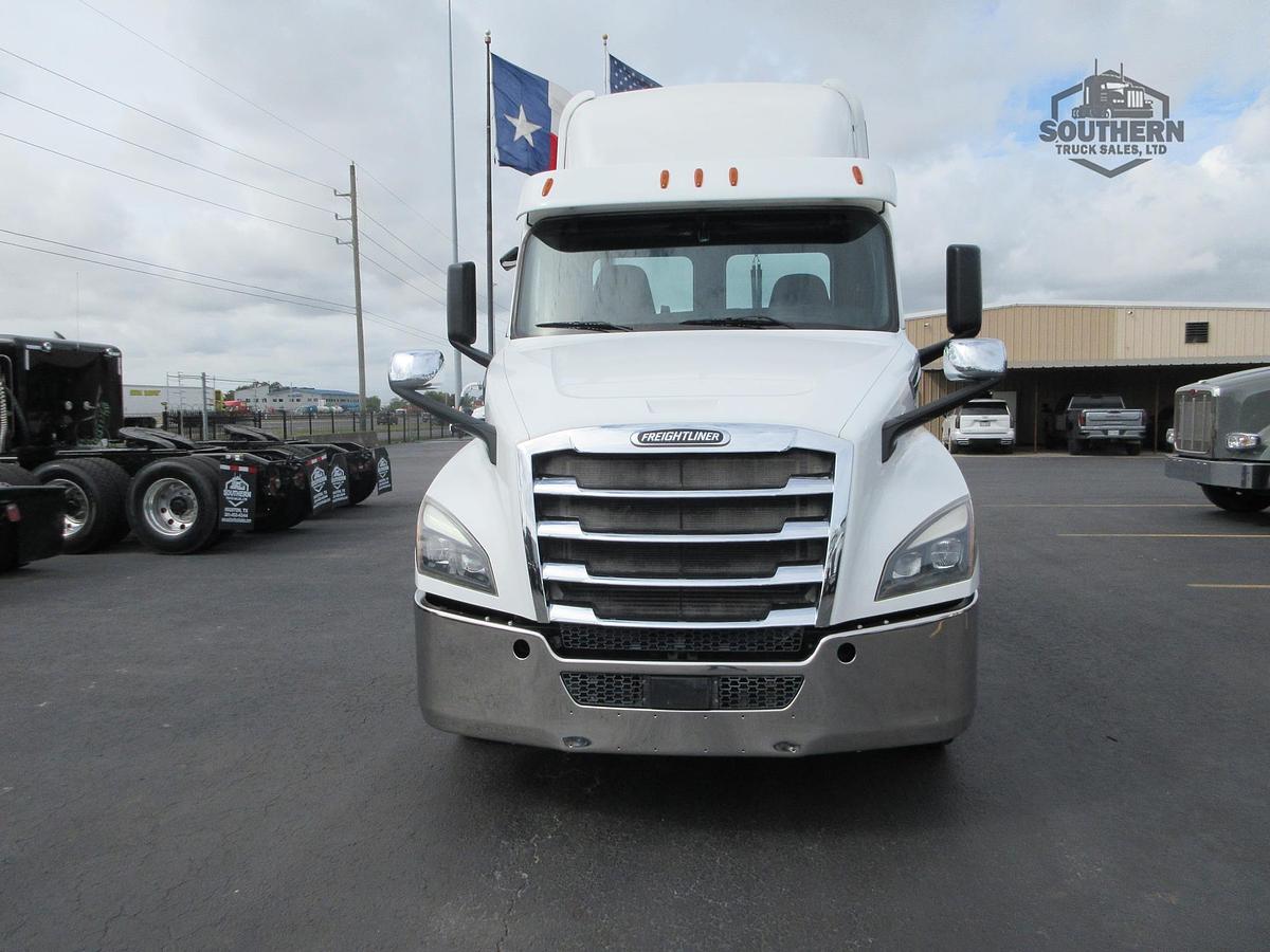 Used 2019 FREIGHTLINER CASCADIA 126