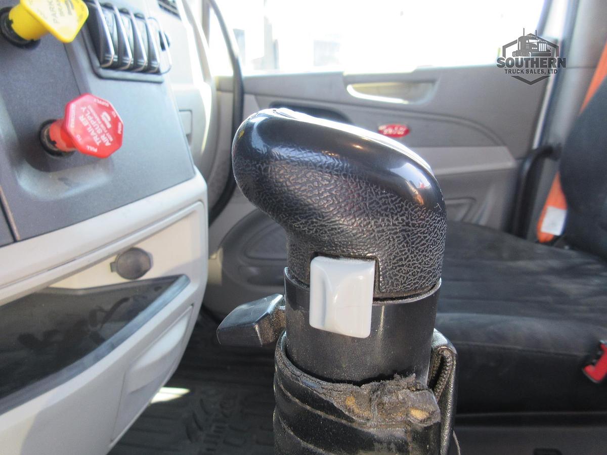 Used 2020 PETERBILT 567