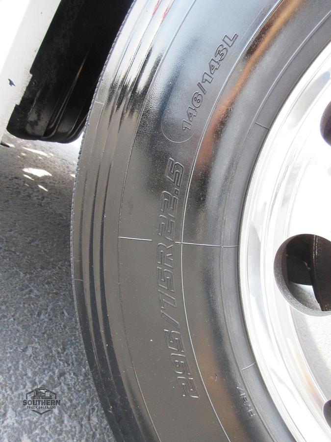 Used 2019 FREIGHTLINER CASCADIA 126