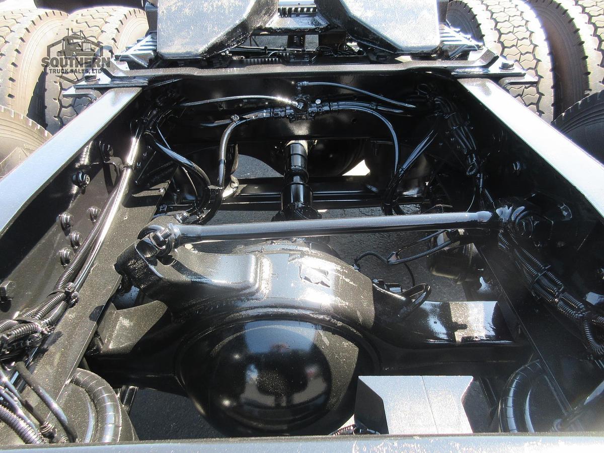 Used 2020 FREIGHTLINER 122SD