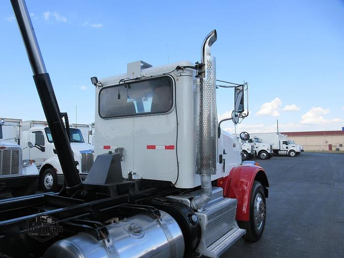 Used 2015 PETERBILT 365
