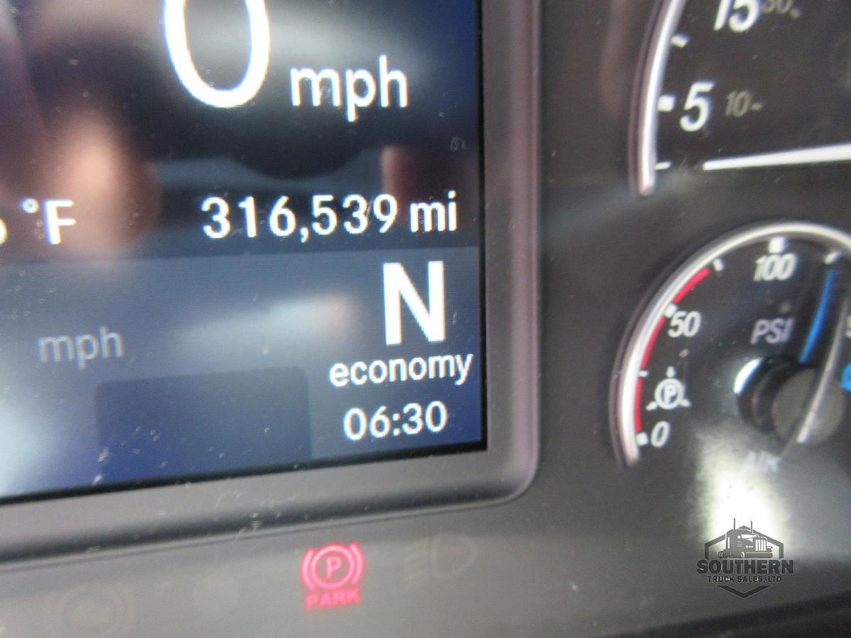 Used 2022 FREIGHTLINER CASCADIA 116