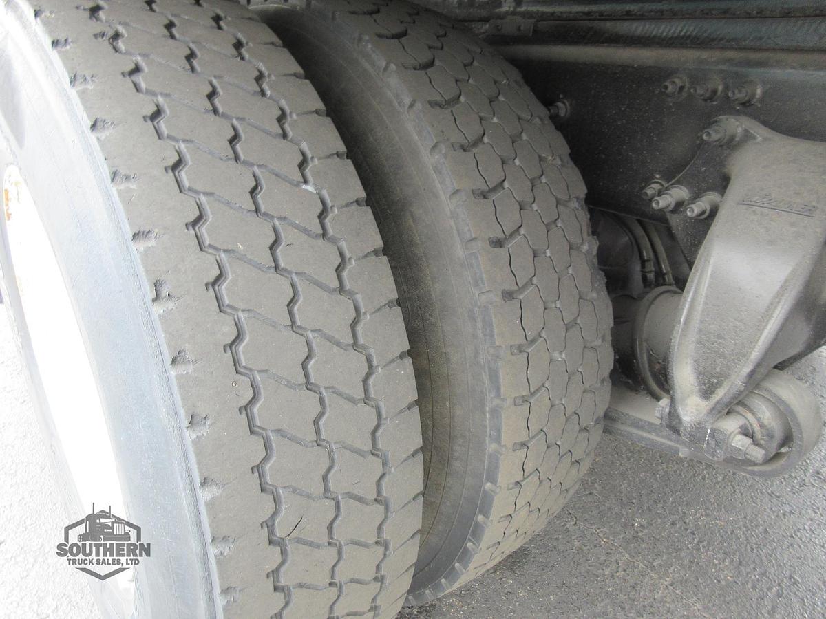 Used 2017 FREIGHTLINER BUSINESS CLASS M2 106