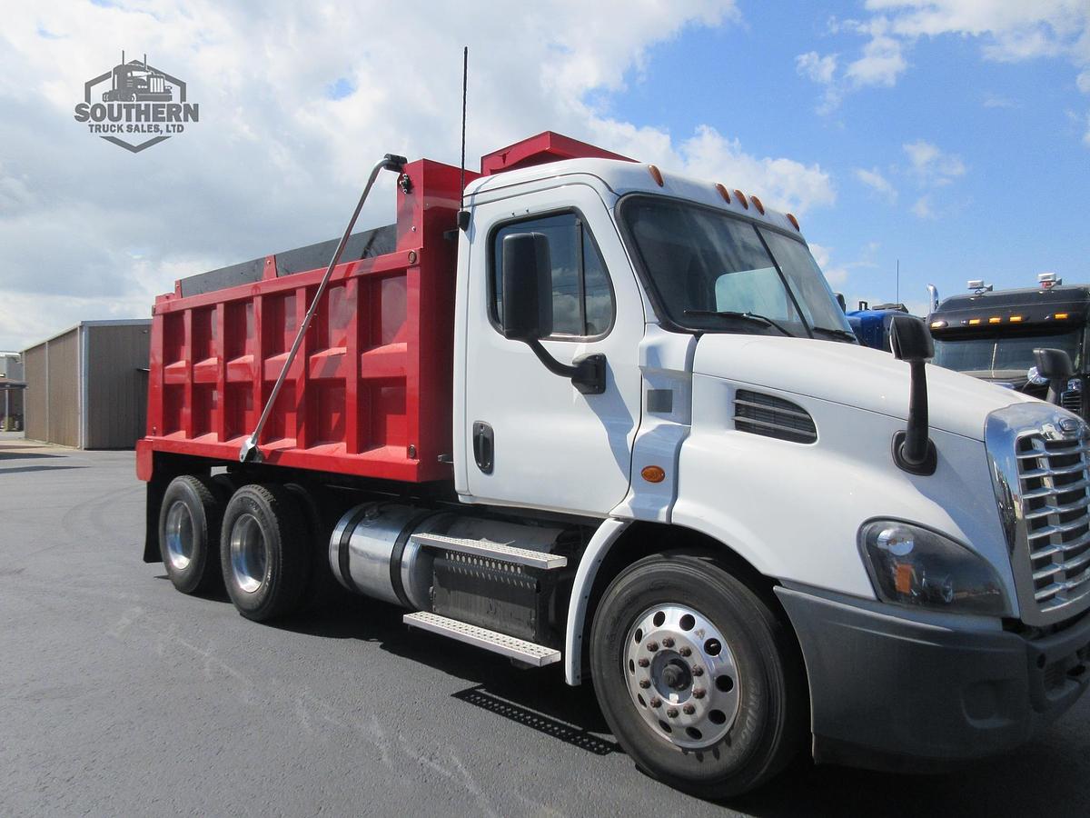 Used 2018 FREIGHTLINER CASCADIA 113