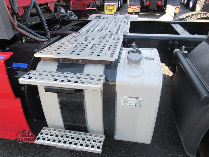 Used 2020 VOLVO VNR64T300