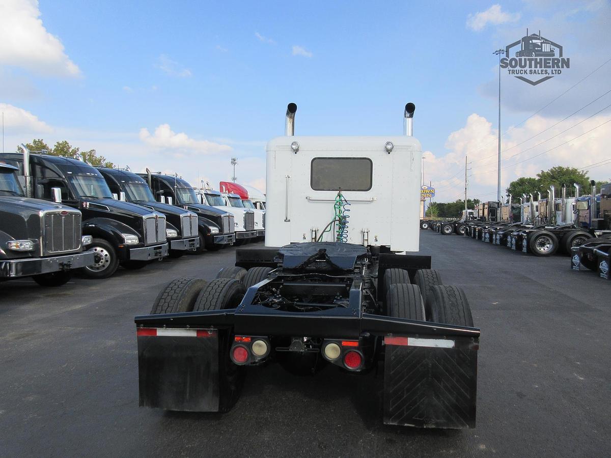 Used 2016 PETERBILT 389