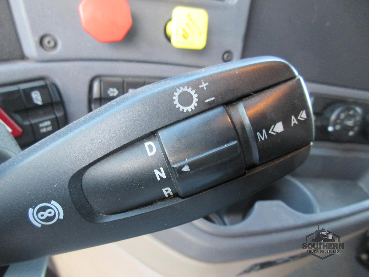 Used 2018 FREIGHTLINER CASCADIA 113