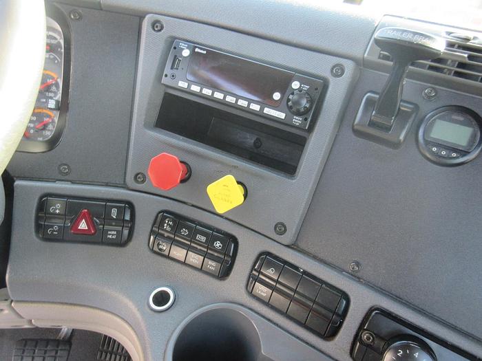 Used 2017 FREIGHTLINER CASCADIA 113