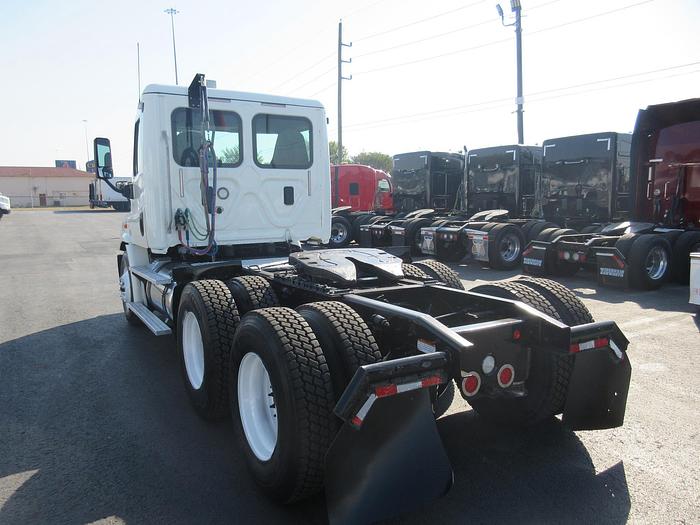 Used 2017 FREIGHTLINER CASCADIA 113