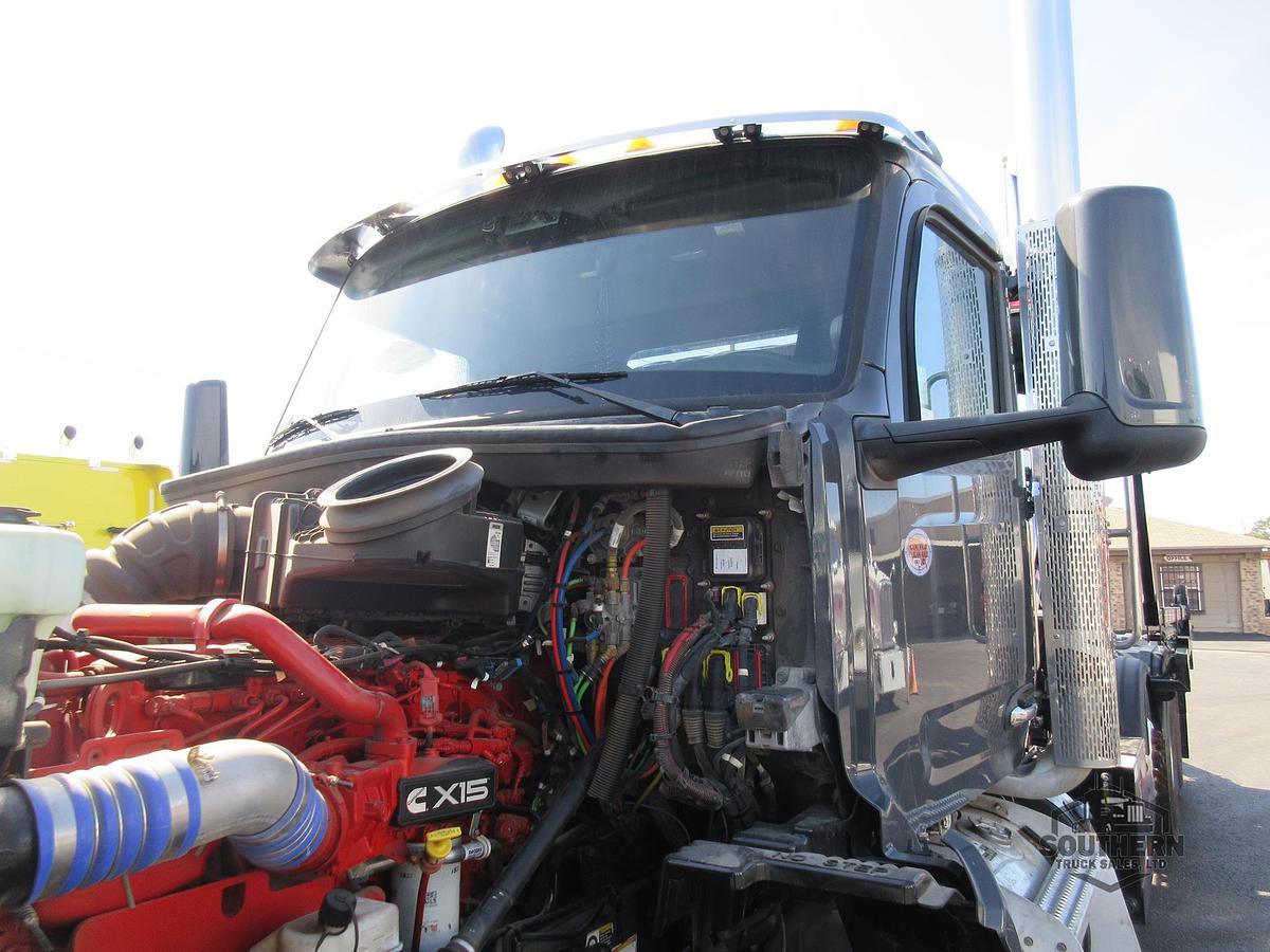 Used 2025 PETERBILT 567