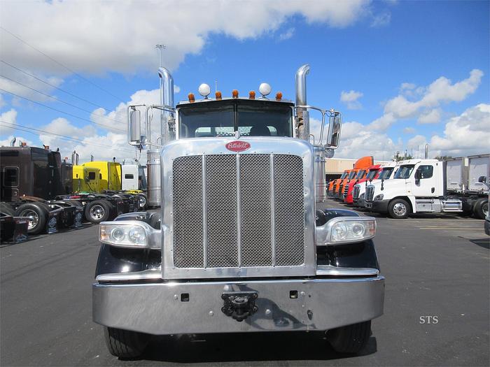 Used 2015 PETERBILT 389