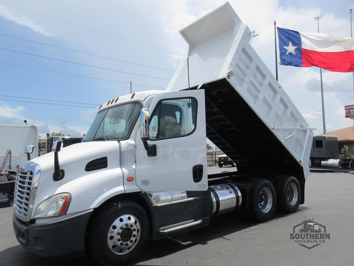 Used 2019 FREIGHTLINER CASCADIA 113