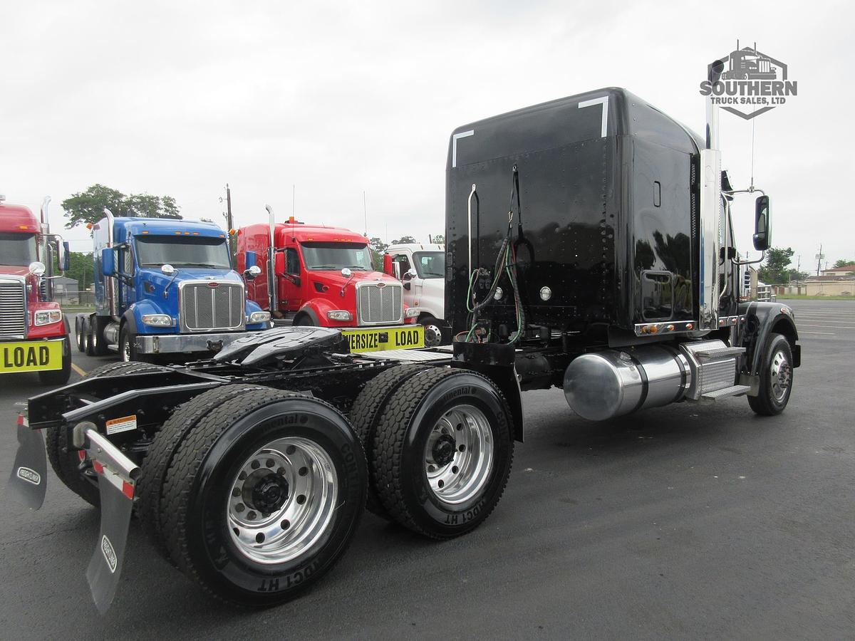 Used 2023 FREIGHTLINER CORONADO 122 SD