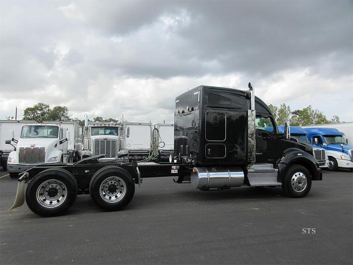 Used 2021 KENWORTH T880
