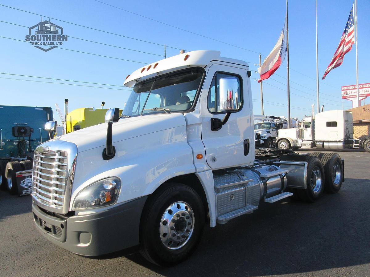 Used 2019 FREIGHTLINER CASCADIA 125
