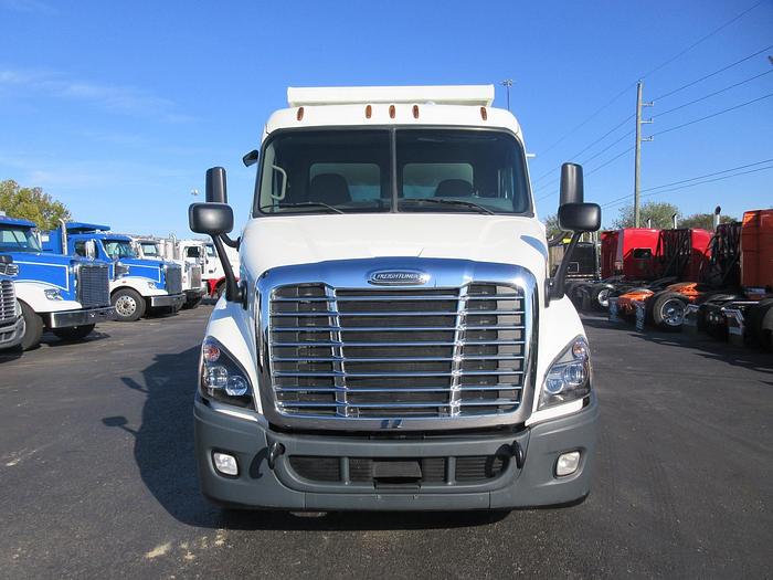 Used 2017 FREIGHTLINER CASCADIA 113