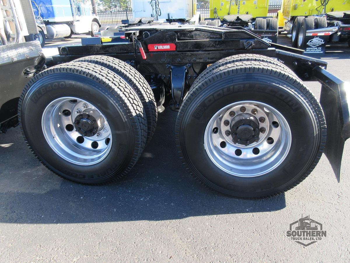 Used 2019 FREIGHTLINER CASCADIA 126