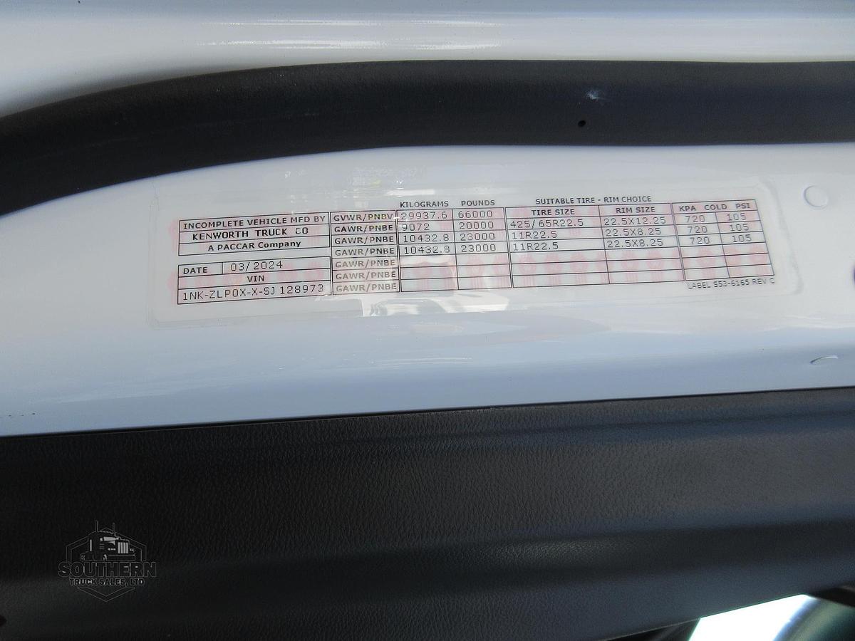 2025 KENWORTH T880