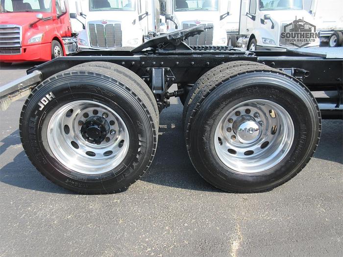 Used 2015 PETERBILT 389