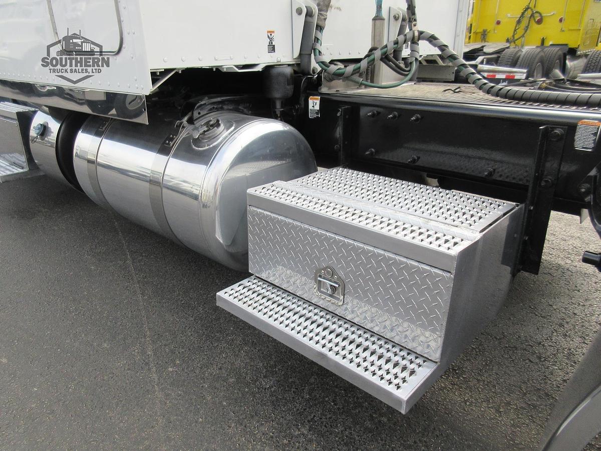 Used 2020 PETERBILT 389