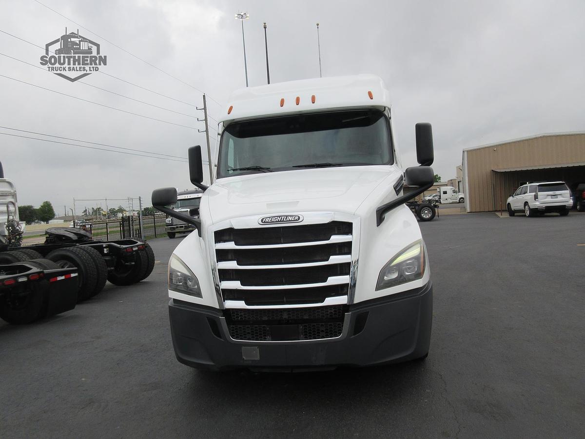 Used 2020 FREIGHTLINER CASCADIA 126