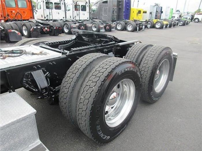 Used 2015 PETERBILT 389