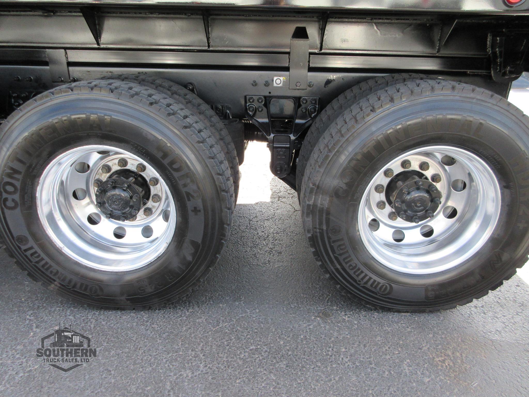 2025 KENWORTH T880