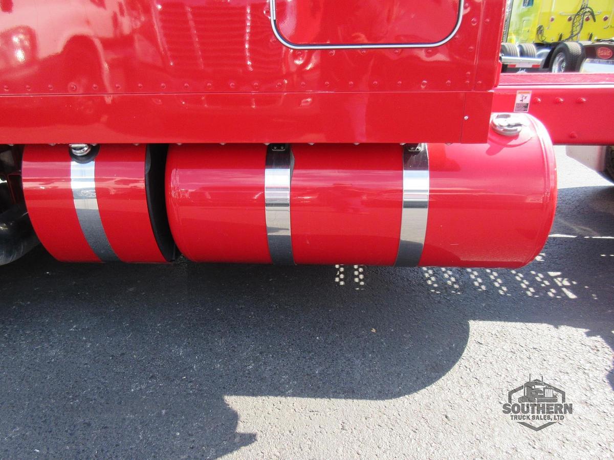 Used 2022 PETERBILT 389