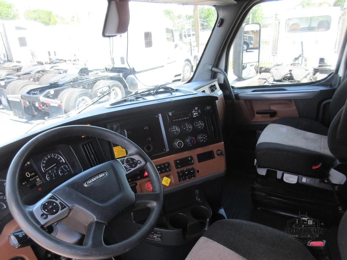Used 2020 FREIGHTLINER CASCADIA 126