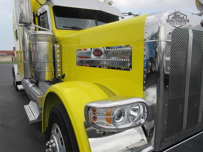 Used 2016 PETERBILT 389