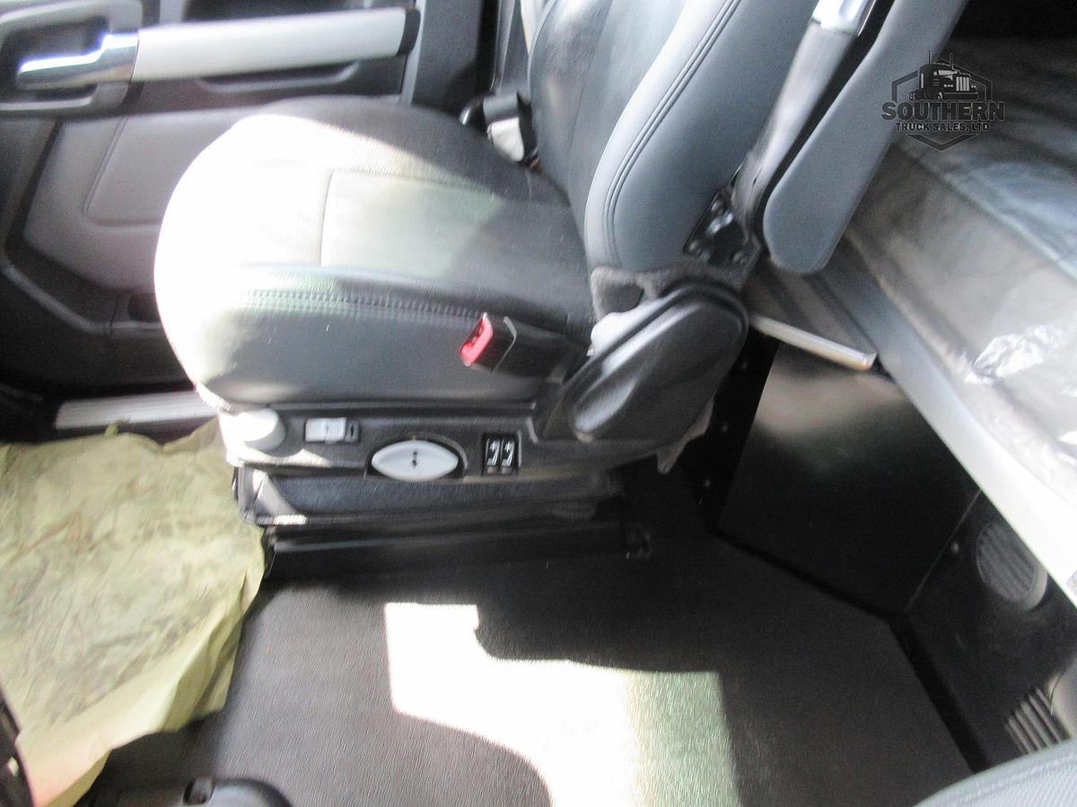 Used 2023 KENWORTH T880