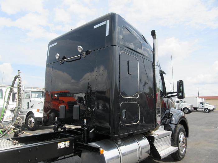 Used 2021 KENWORTH T880