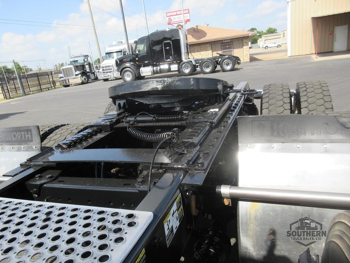 Used 2023 KENWORTH T880