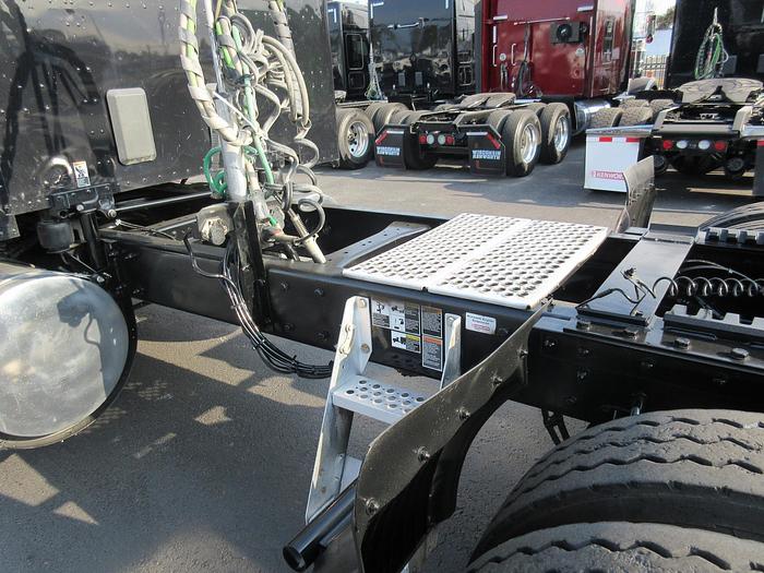 Used 2021 KENWORTH T880