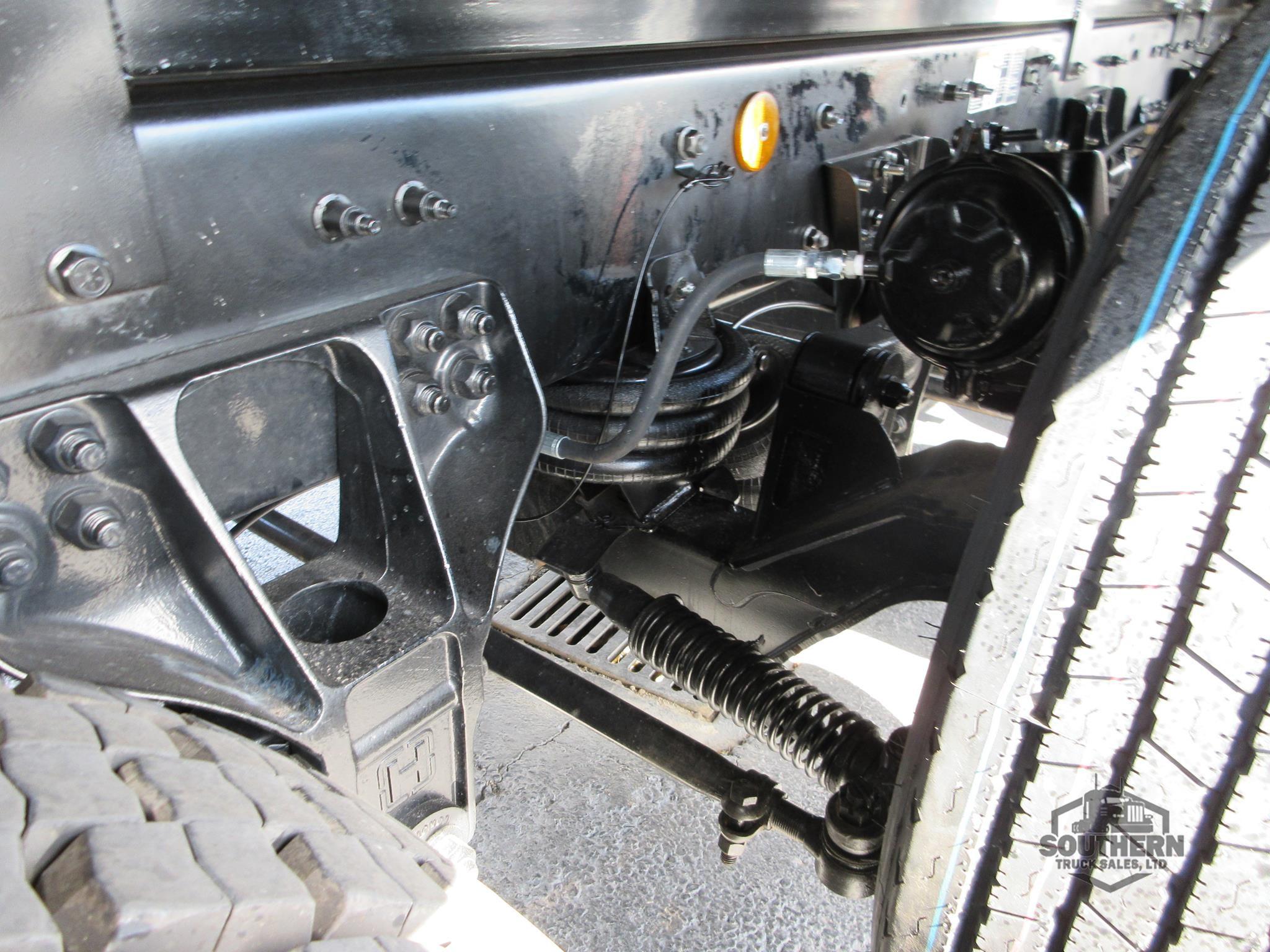2025 KENWORTH T880