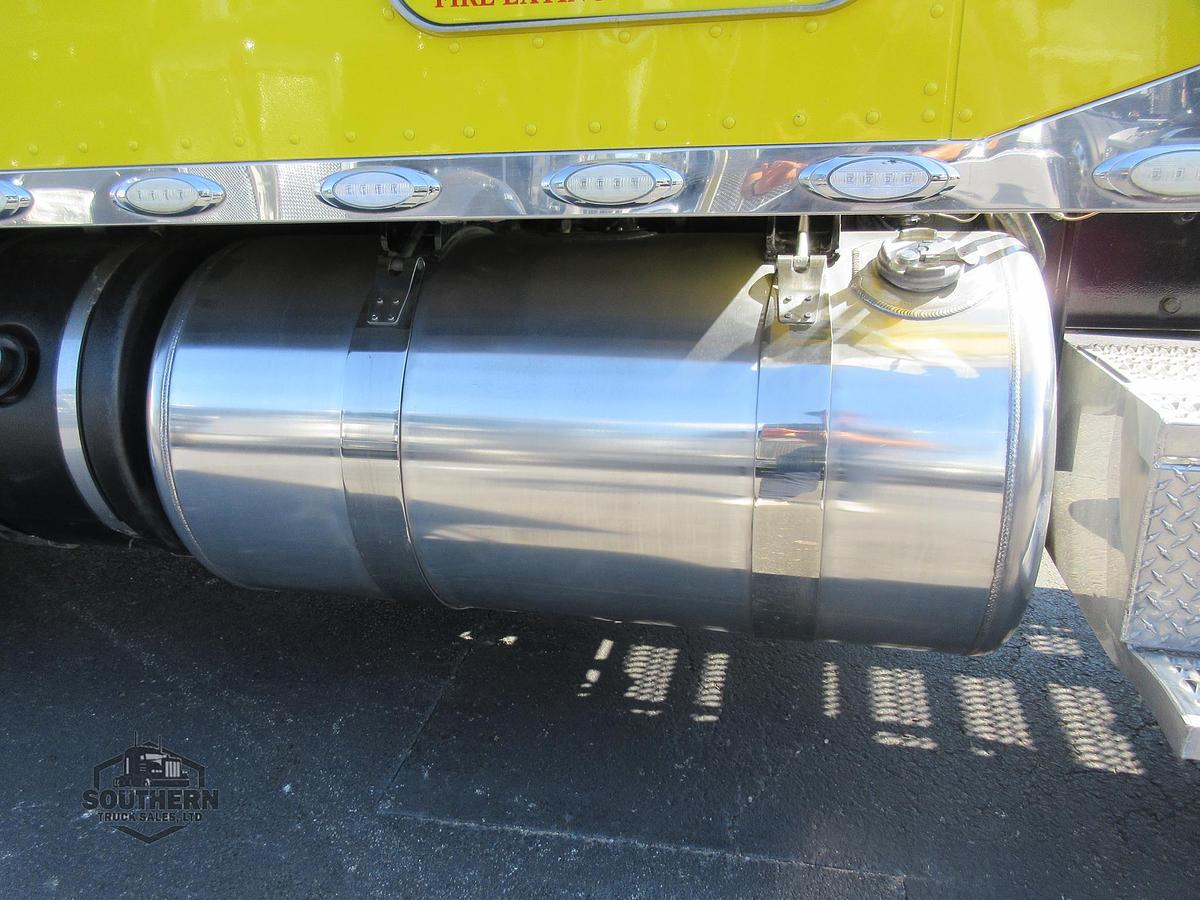 Used 2019 PETERBILT 389