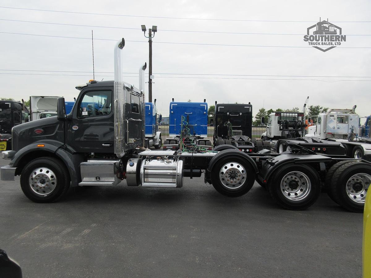 Used 2025 PETERBILT 567