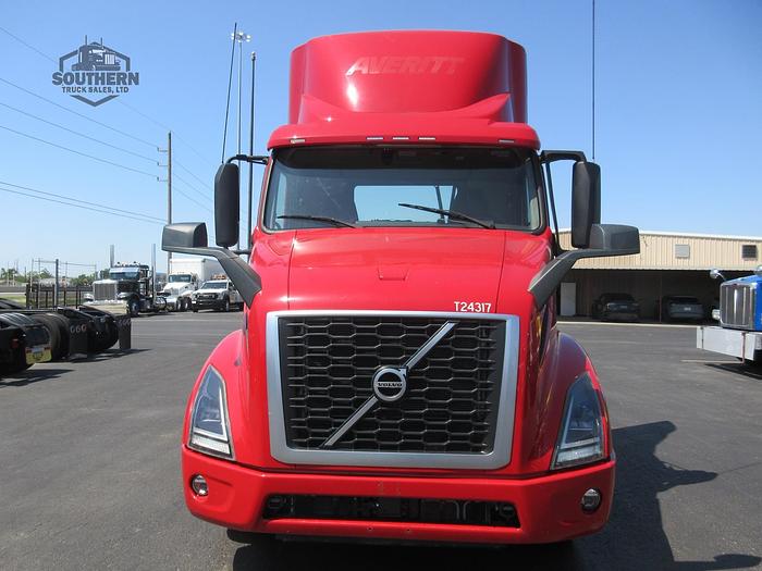 Used 2020 VOLVO VNR64T300