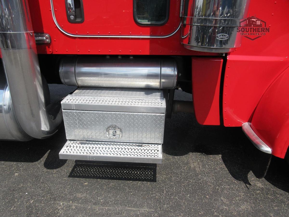Used 2014 PETERBILT 389