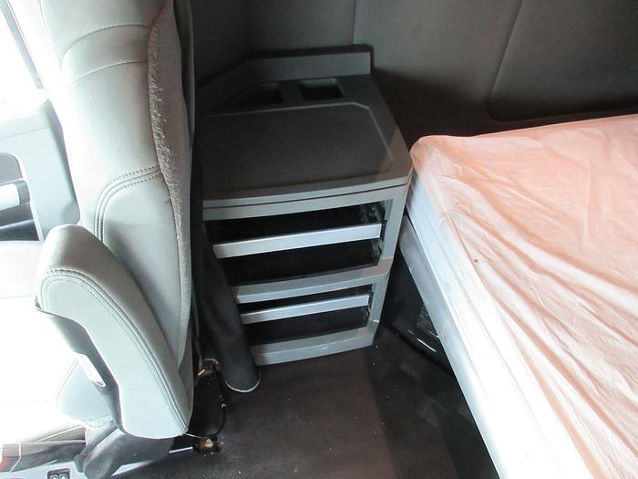 Used 2021 KENWORTH T880