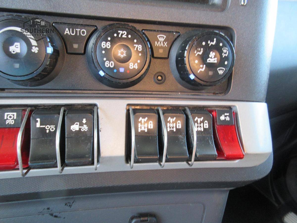 Used 2023 KENWORTH T880