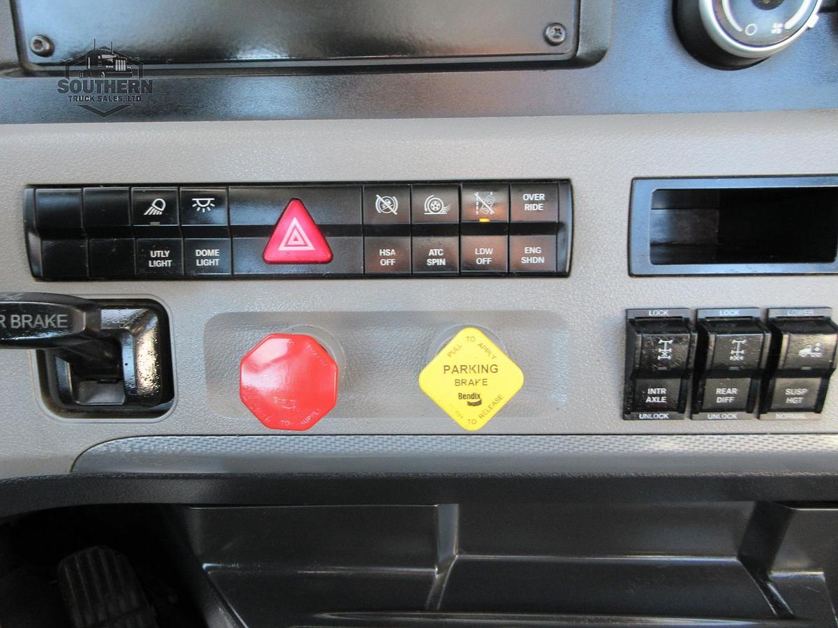 Used 2019 FREIGHTLINER CASCADIA 126