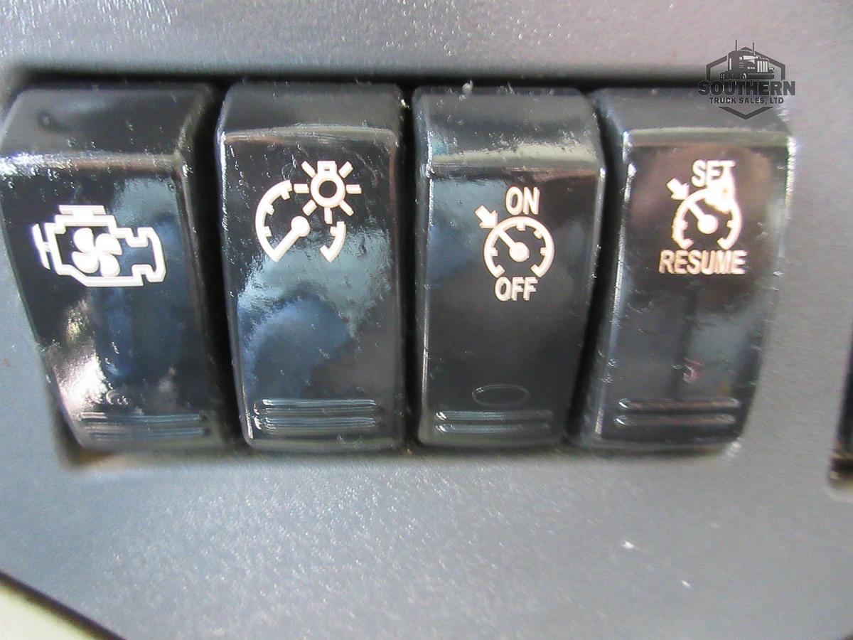 Used 2020 PETERBILT 567