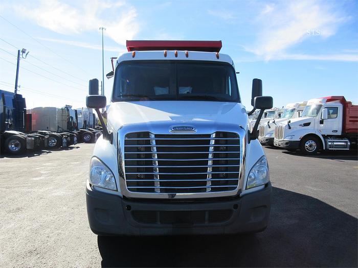 Used 2016 FREIGHTLINER CASCADIA 113