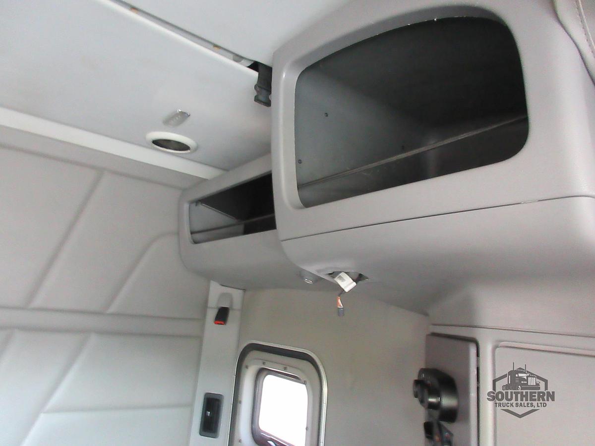 Used 2015 PETERBILT 567