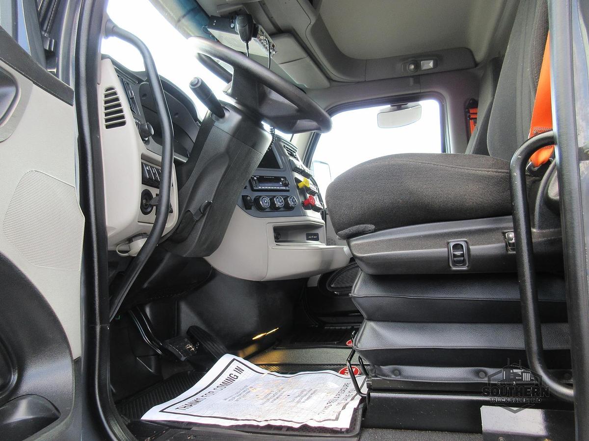 Used 2025 PETERBILT 567