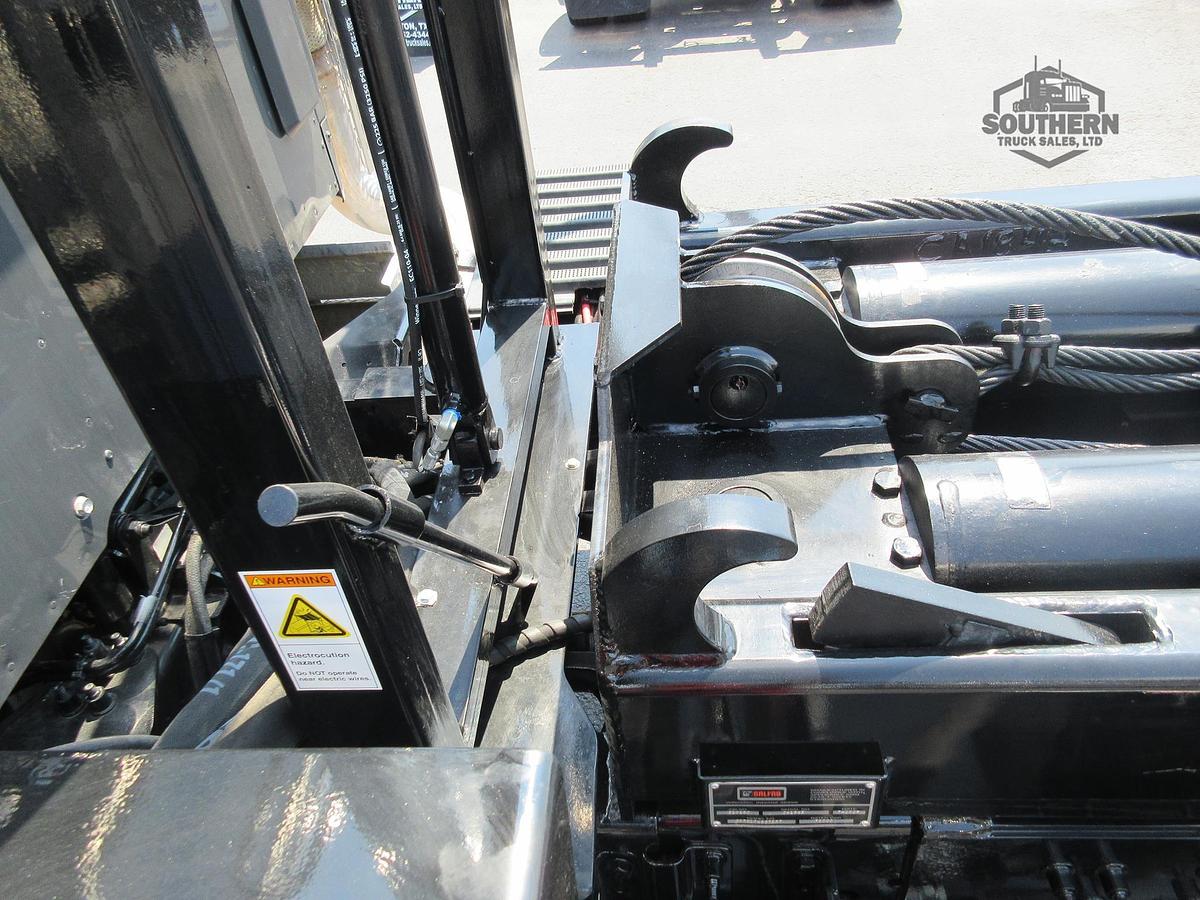 Used 2025 PETERBILT 567