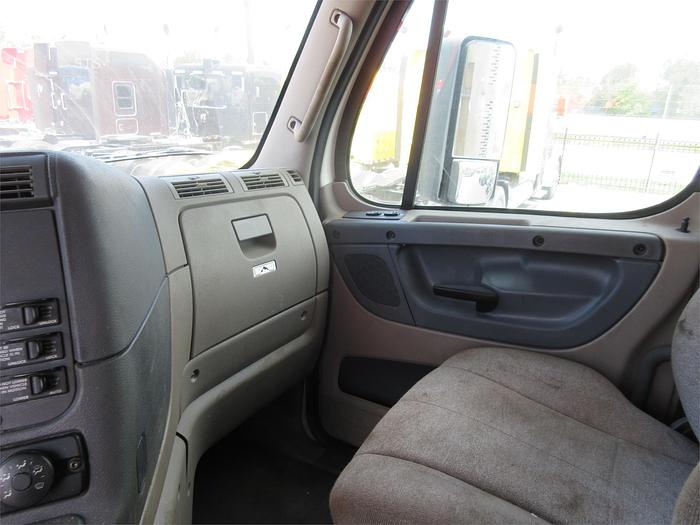 Used 2017 FREIGHTLINER CASCADIA 125