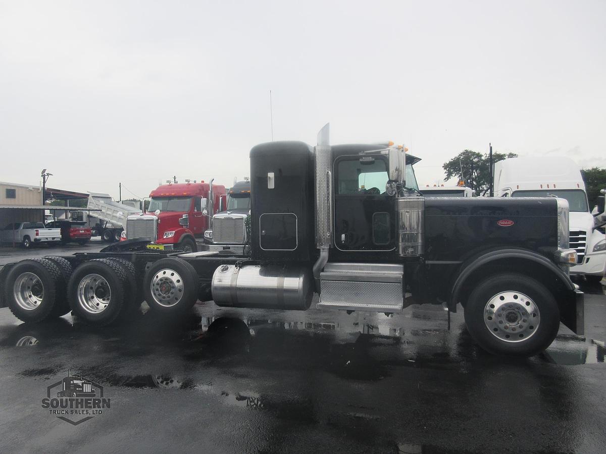 Used 2023 PETERBILT 389
